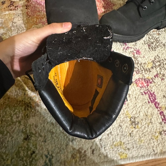 Black Timberland 6” boots - lightly used size 7 Men’s - Picture 4 of 4